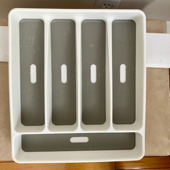 Silverware Organizer for Kitchen Drawers, 5 Compartments - Picture 2 of 5